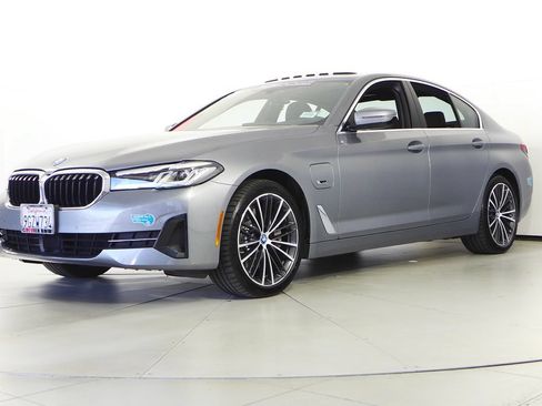 Used 2023 BMW 530e RWD image 2