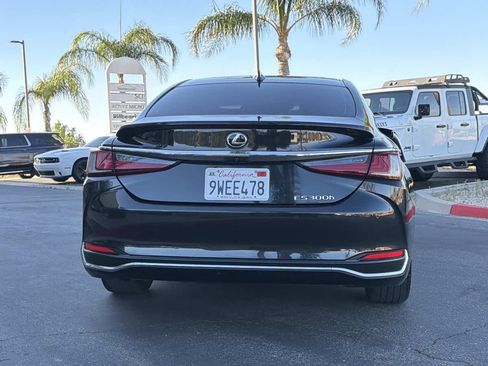 Used 2024 Lexus ES 300h w/ Premium Package FWD image 7