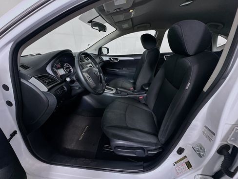 Used 2014 Nissan Sentra SR w/ SR Driver Package FWD image 13