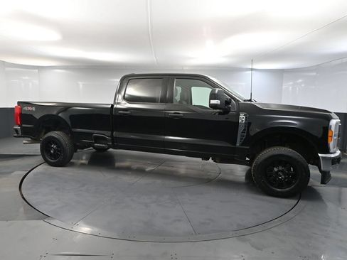 Used 2023 Ford F350 XLT AWD/4WD image 4