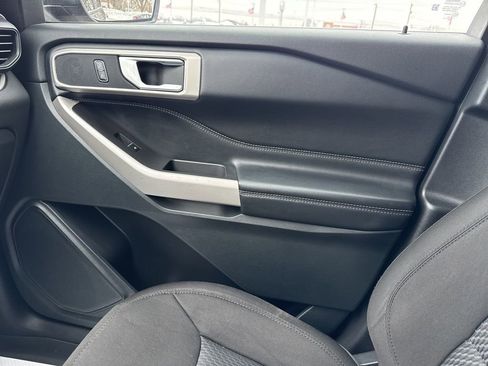 Used 2023 Ford Explorer XLT image 23