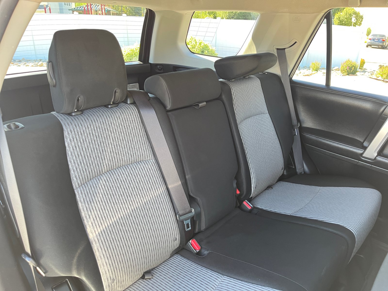 Used 2016 Toyota 4Runner SR5 AWD/4WD image 18