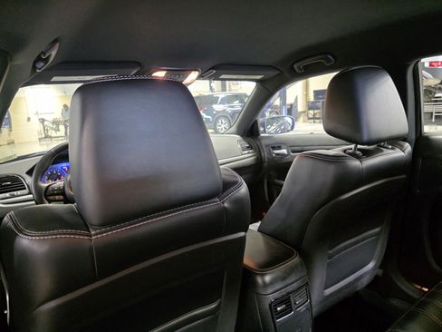 Used 2015 Chrysler 300 S image 15