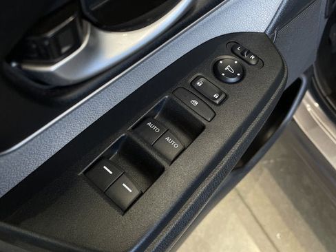 Used 2018 Honda CR-V EX image 10