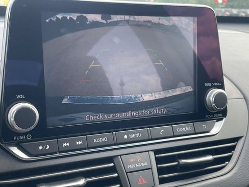 Used 2022 Nissan Altima 2.5 SV FWD image 16