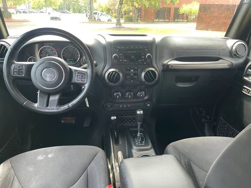 Used 2017 Jeep Wrangler Unlimited Sport w/ Quick Order Package 24S AWD/4WD image 16