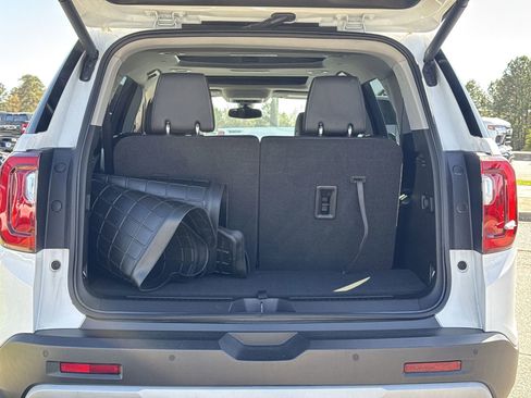 Used 2023 GMC Acadia SLT image 33