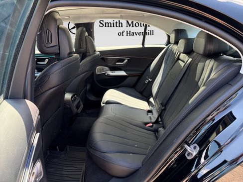 Used 2025 Mercedes-Benz E 350 4MATIC Sedan image 18