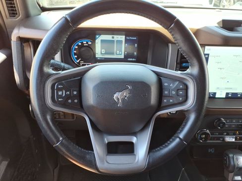Used 2023 Ford Bronco Outer Banks w/ Sasquatch Package AWD/4WD image 11