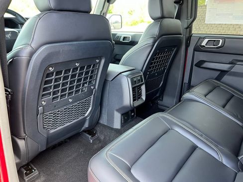 Used 2026 Ford Bronco Badlands AWD/4WD image 40