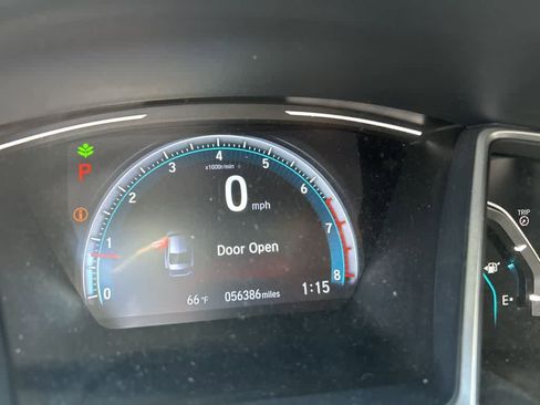 Used 2020 Honda Civic EX image 2