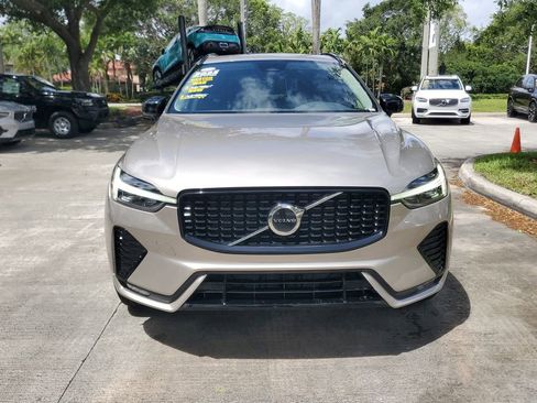 Certified 2025 Volvo XC60 B5 Core AWD/4WD image 2
