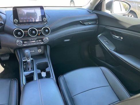 Certified 2022 Nissan Sentra SR w/ SR Premium Package FWD image 9