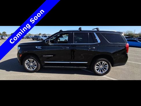 Used 2021 GMC Yukon SLT w/ SLT Premium Package image 5