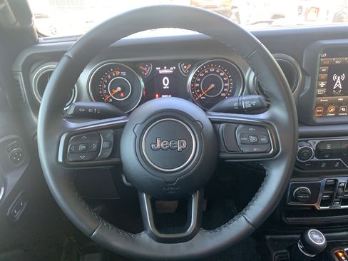 Used 2022 Jeep Gladiator Sport image 17