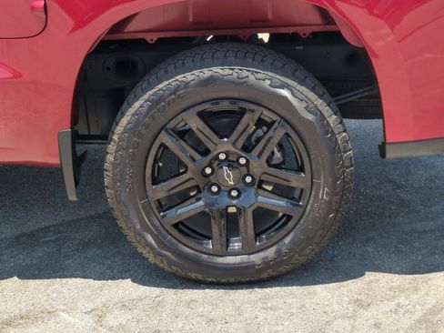 Used 2025 Chevrolet Silverado 1500 RST w/ Convenience Package II RWD image 9