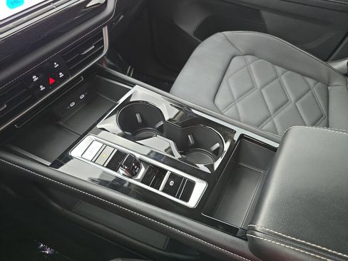 Certified 2024 Volkswagen Atlas SE image 26