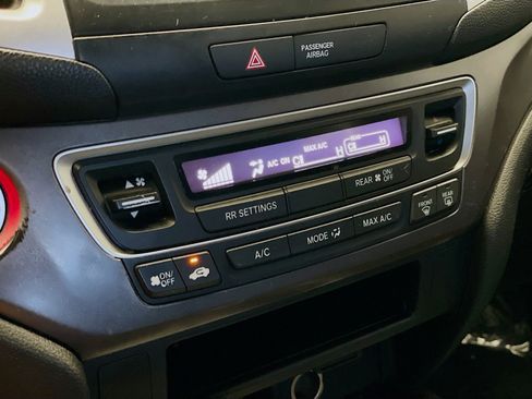 Used 2017 Honda Pilot LX image 11