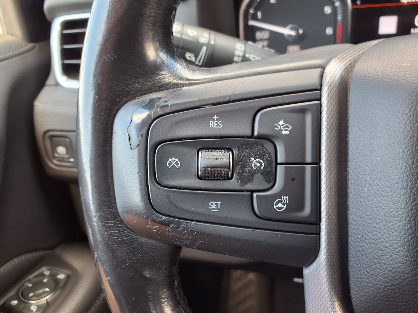 Used 2021 GMC Yukon Denali AWD/4WD image 13