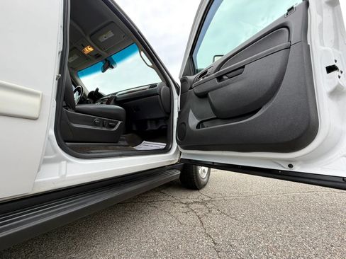 Used 2012 Chevrolet Suburban LT w/ Luxury Package AWD/4WD image 18