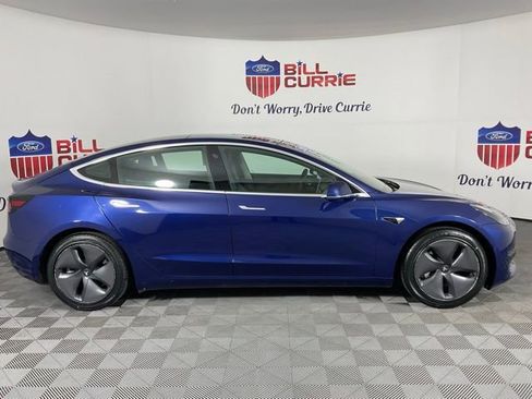 Used 2020 Tesla Model 3 Standard Range image 2