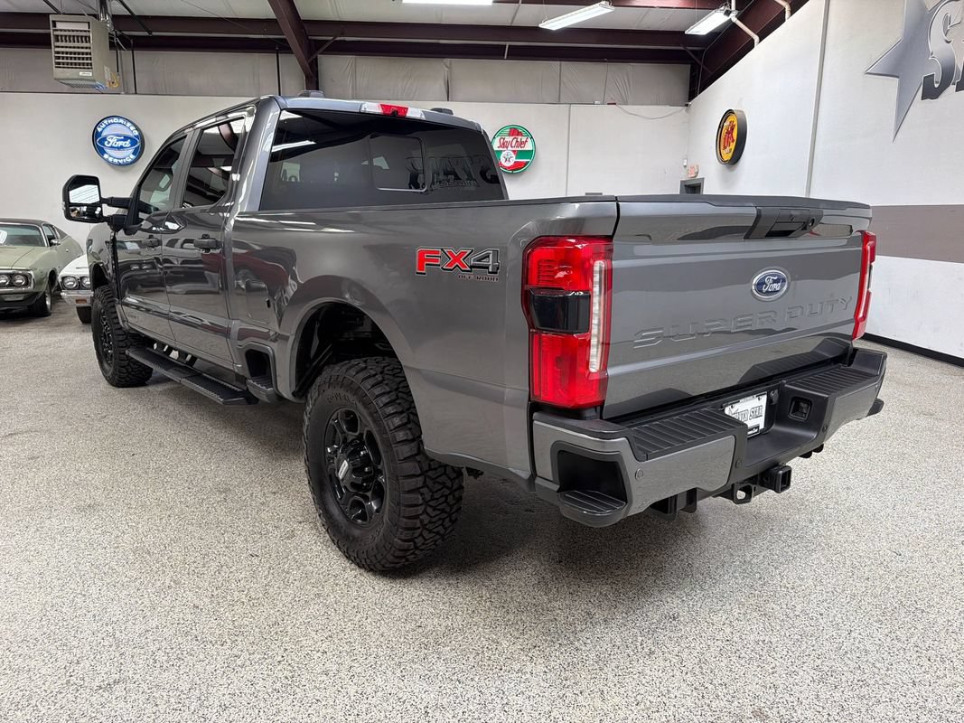 Used 2023 Ford F250 XL w/ STX Appearance Package AWD/4WD image 5