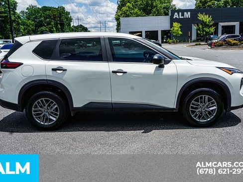 Used 2024 Nissan Rogue S FWD image 8