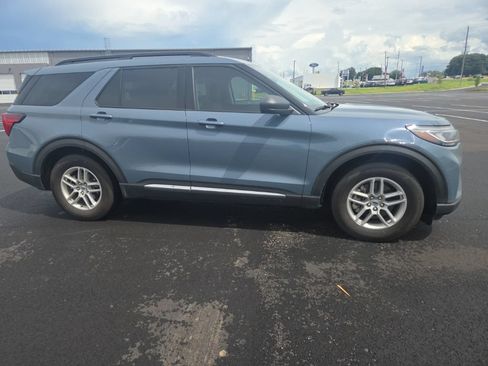 Used 2025 Ford Explorer Active RWD image 18