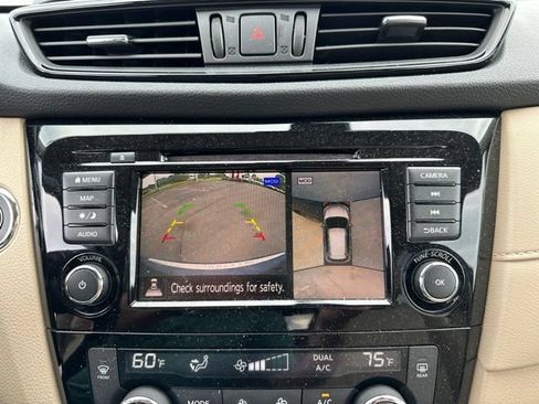 Used 2019 Nissan Rogue SV w/ Premium Package AWD/4WD image 13