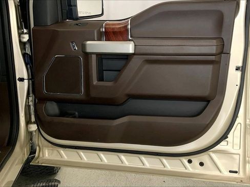 Used 2018 Ford F150 King Ranch w/ Equipment Group 601A Luxury AWD/4WD image 26
