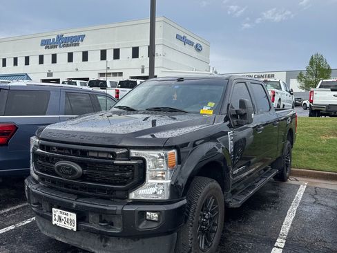 Used 2022 Ford F250 XLT w/ Black Appearance Package image 1