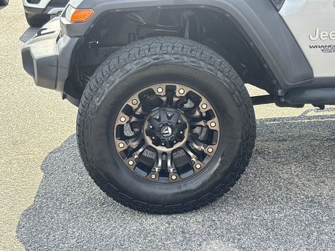 Used 2018 Jeep Wrangler Unlimited Sport image 10