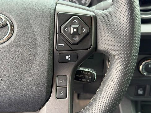 Used 2023 Toyota Tacoma TRD Off-Road w/ TRD Premium Off Road Package image 17