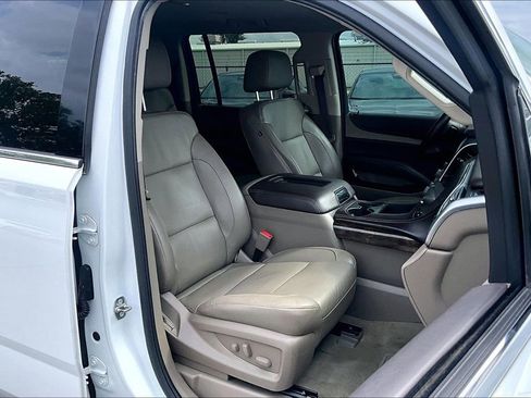 Used 2018 Chevrolet Suburban LT image 10