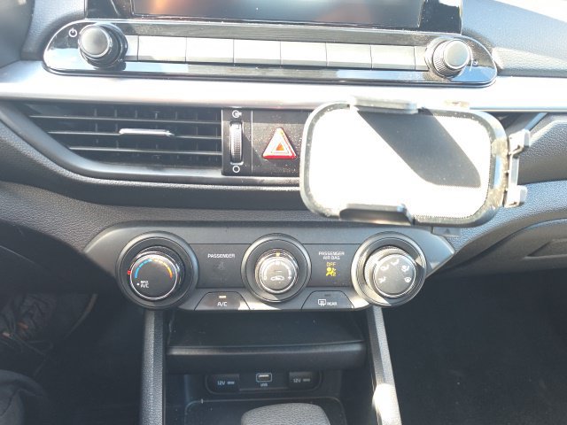 Used 2022 Kia Forte LXS FWD image 5