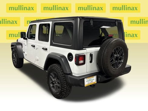 Used 2024 Jeep Wrangler Sport S image 14