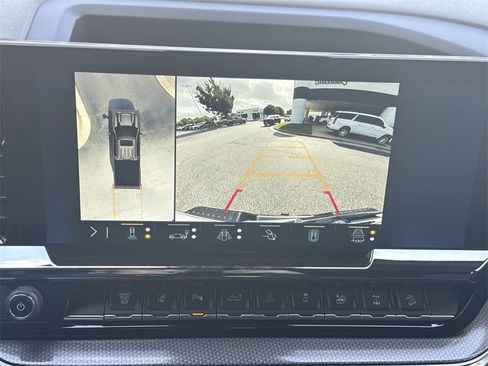 Used 2024 Chevrolet Silverado 2500 ZR2 w/ Technology Package image 14