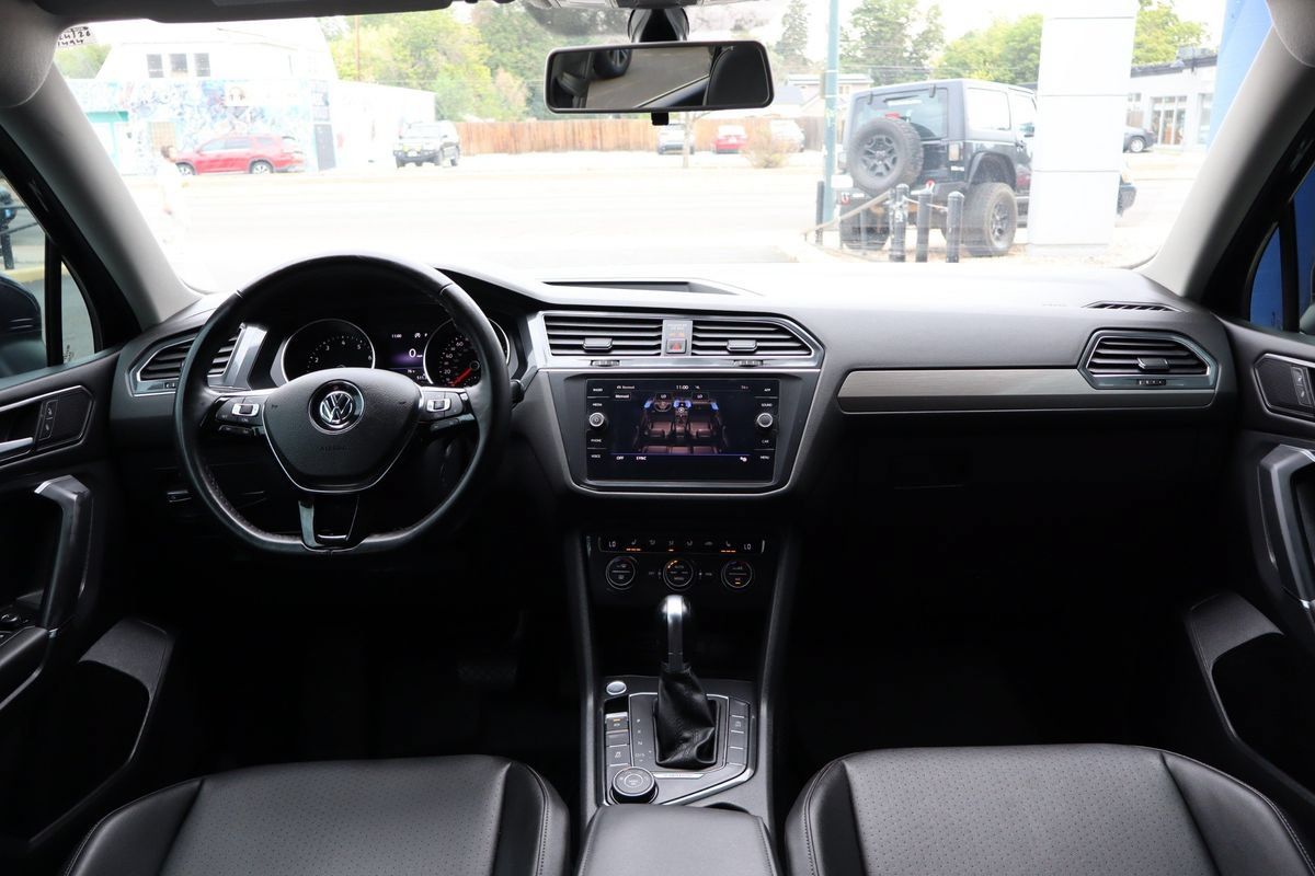 Used 2018 Volkswagen Tiguan SE AWD/4WD image 12