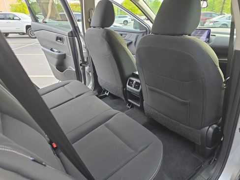 Used 2024 Nissan Rogue S image 11