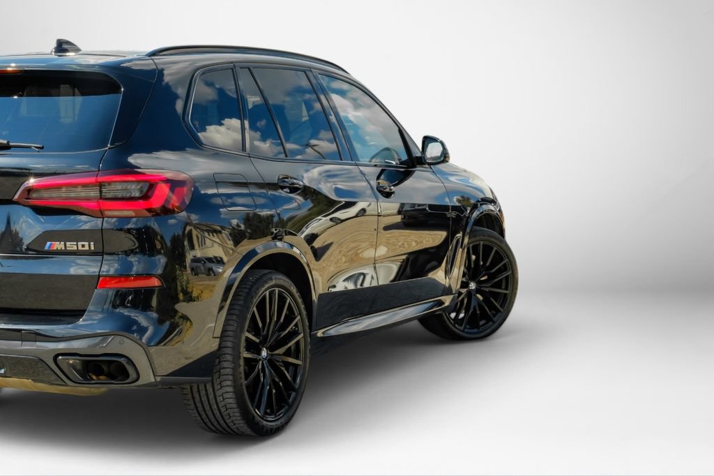 Used 2021 BMW X5 M50i w/ Premium Package AWD/4WD image 10