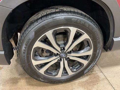 Used 2023 Subaru Forester Limited AWD/4WD image 7