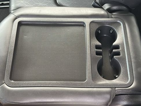 Used 2026 Kia Carnival FWD image 32