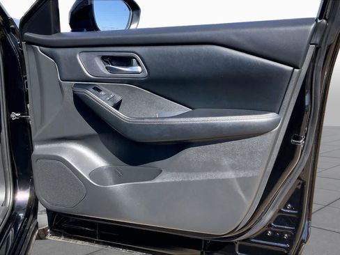 Used 2024 Nissan Rogue SV FWD image 23