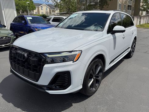 Used 2025 Audi Q7 3.0T Premium Plus w/ Premium Plus Package AWD/4WD image 16