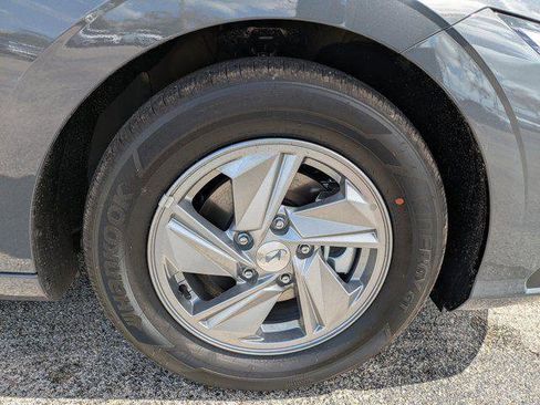 New 2026 Hyundai Elantra SE FWD image 8