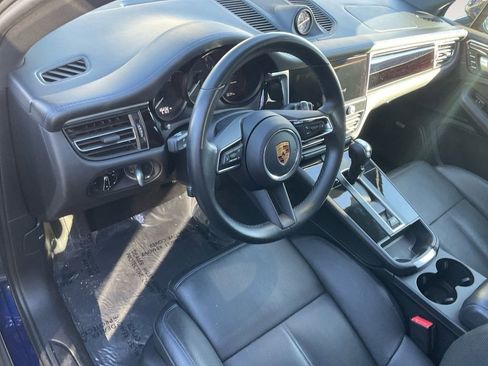 Used 2022 Porsche Macan image 16