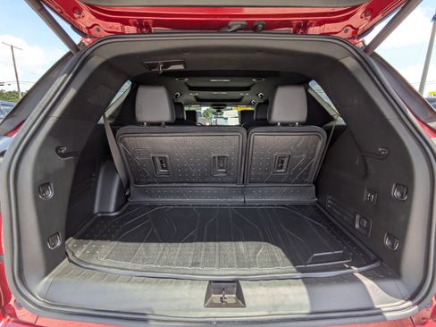 Used 2023 Chevrolet Traverse High Country w/ LPO, Floor Liner Package FWD image 13