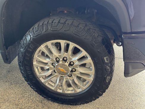 Certified 2021 Chevrolet Silverado 2500 High Country w/ Z71 Off-Road Package AWD/4WD image 4