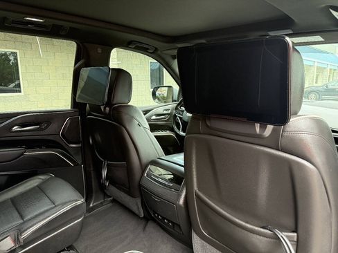 Used 2021 Cadillac Escalade Sport AWD/4WD image 19