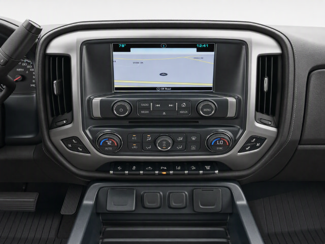 Used 2017 GMC Sierra 2500 Denali w/ Duramax Plus Package AWD/4WD image 12